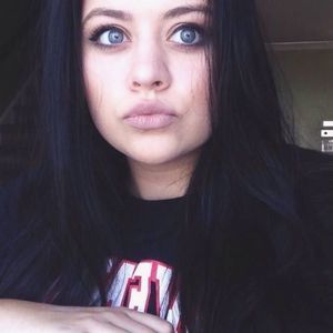 Meet your Posher, Angie