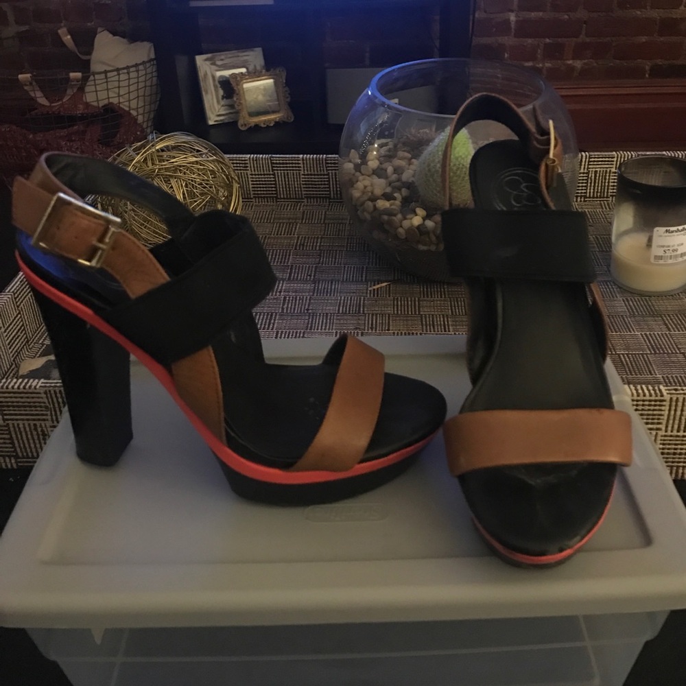 Strapped platform sandals