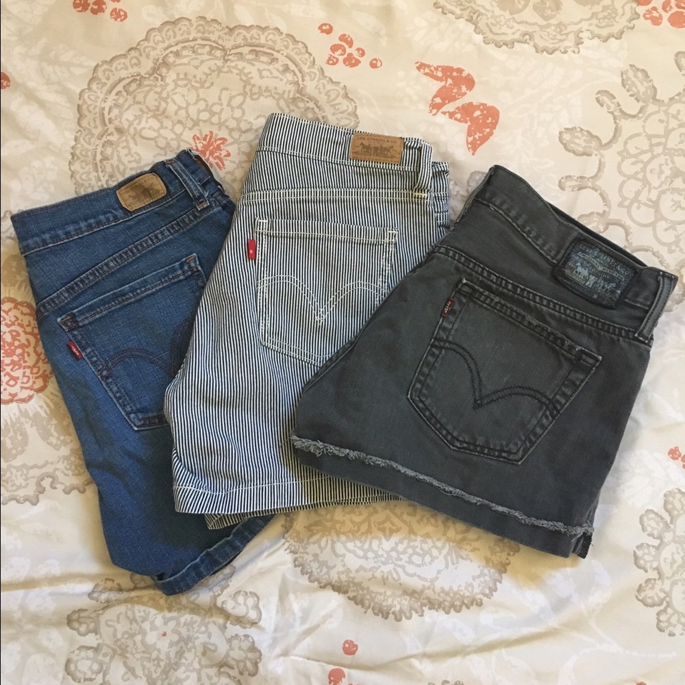 Levi's shorts 🗣SOLD