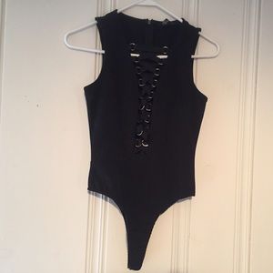black sleeveless bodysuit