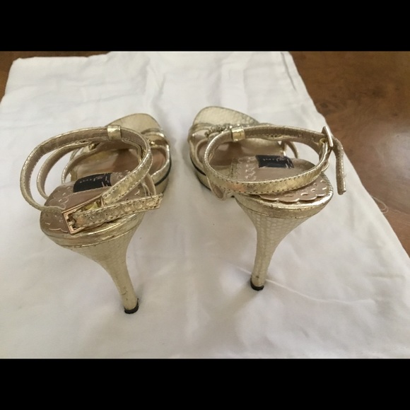 Sandals - Picture 2 of 3