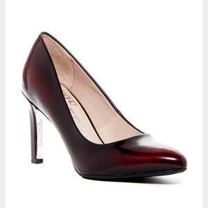 Revolution Catwalk Pointed Toe Pumps Sz 8 in Box