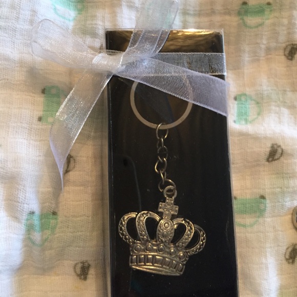 Crown royalty Keychain favor - Picture 3 of 4