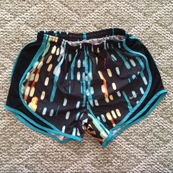 Nike shorts - Picture 1 of 2