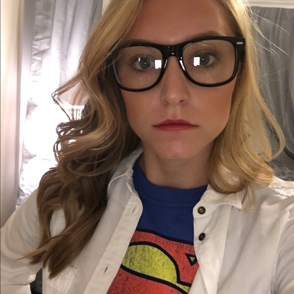 Meet your Posher, Nicolette - Picture 2 of 2