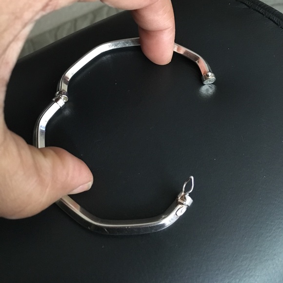 Silver bangle - Picture 2 of 2