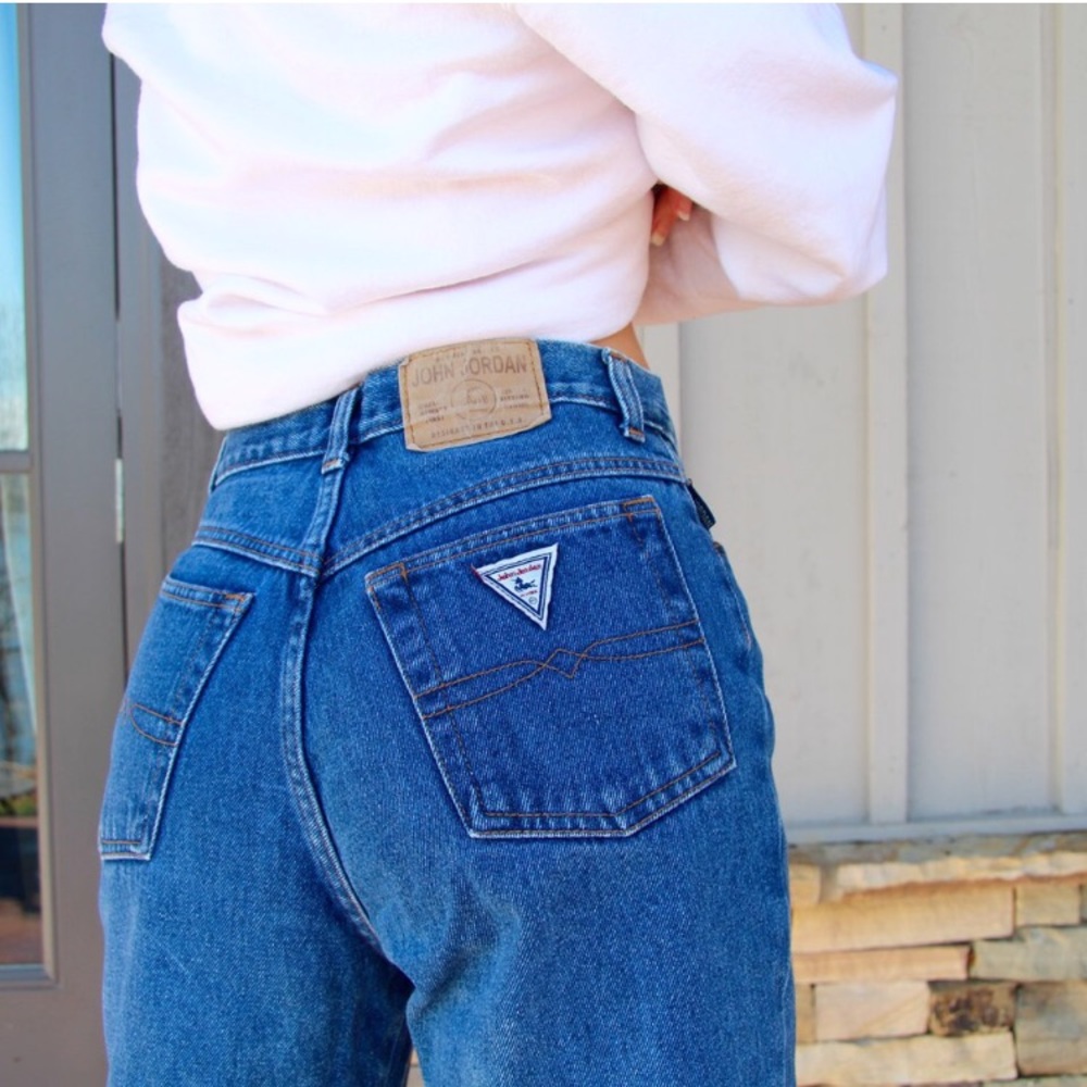 Vintage High Waisted Mom Jeans just like Levi!