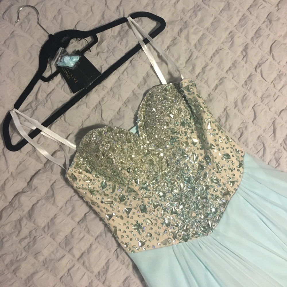 Terani Couture Prom Dress Size 6.