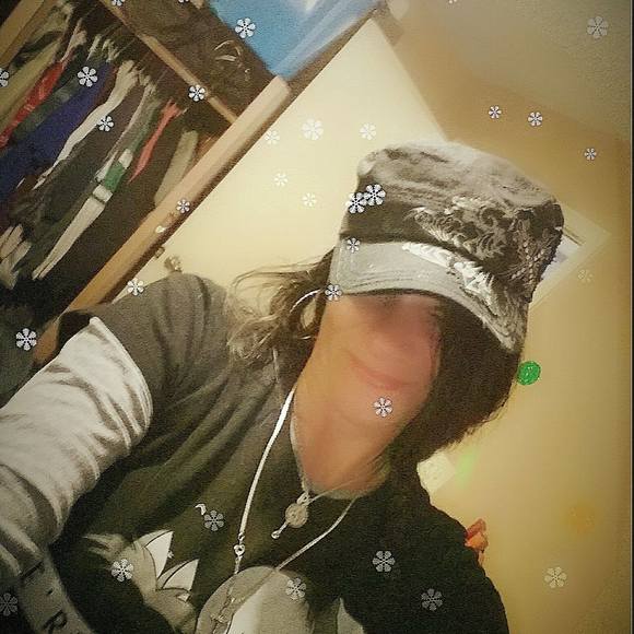 Meet your Posher, Christine - Picture 1 of 1