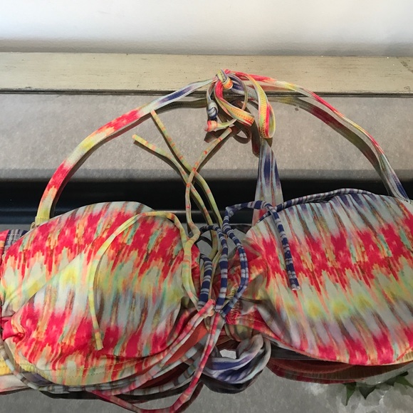 Pilyq Swim - Pily q swim suit small bottom medium top. Pilyq Swim - Pily q swim suit small bottom medium top.