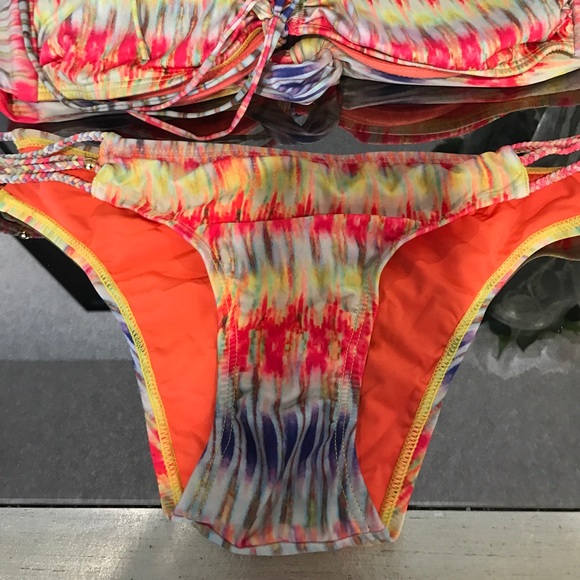 Pilyq Swim - Pily q swim suit small bottom medium top. Pilyq Swim - Pily q swim suit small bottom medium top.