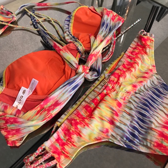 Pilyq Swim - Pily q swim suit small bottom medium top. Pilyq Swim - Pily q swim suit small bottom medium top.
