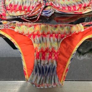 Pilyq Swim - Pily q swim suit small bottom medium top. Pilyq Swim - Pily q swim suit small bottom medium top.