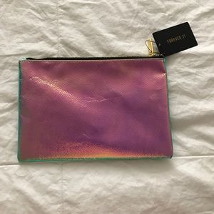 Holographic Pouch