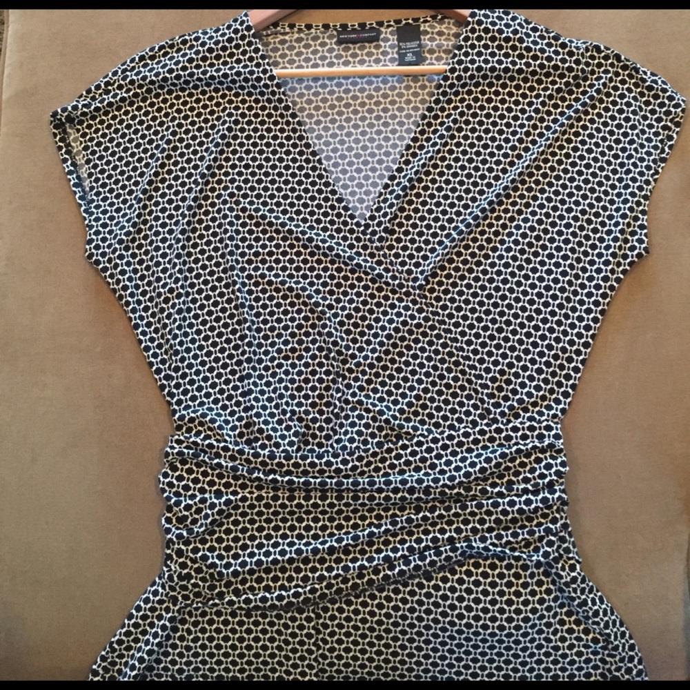 Black and White print wrap top