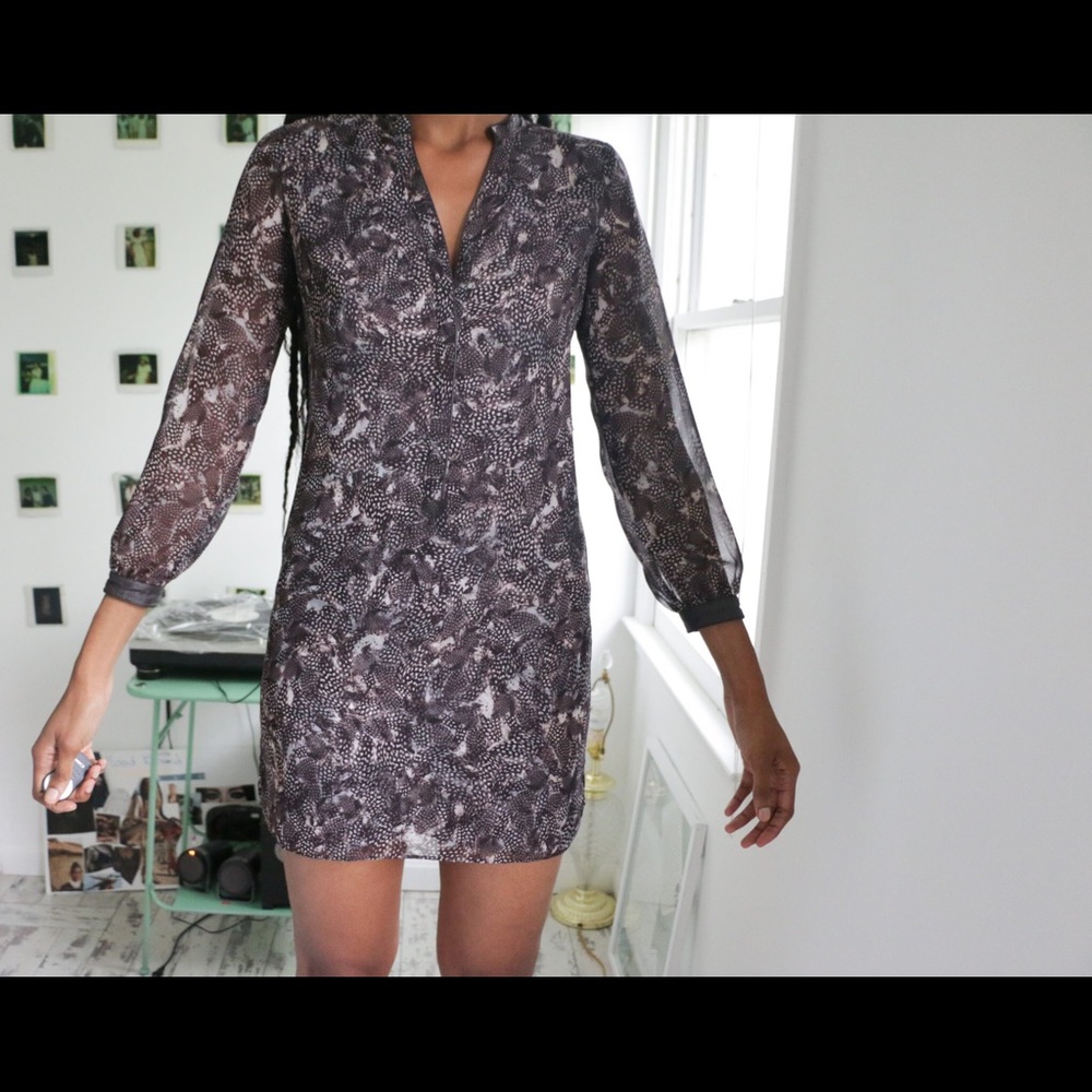 🎉SOLD🎉Ann Taylor Feather Print Dress - Picture 2 of 4