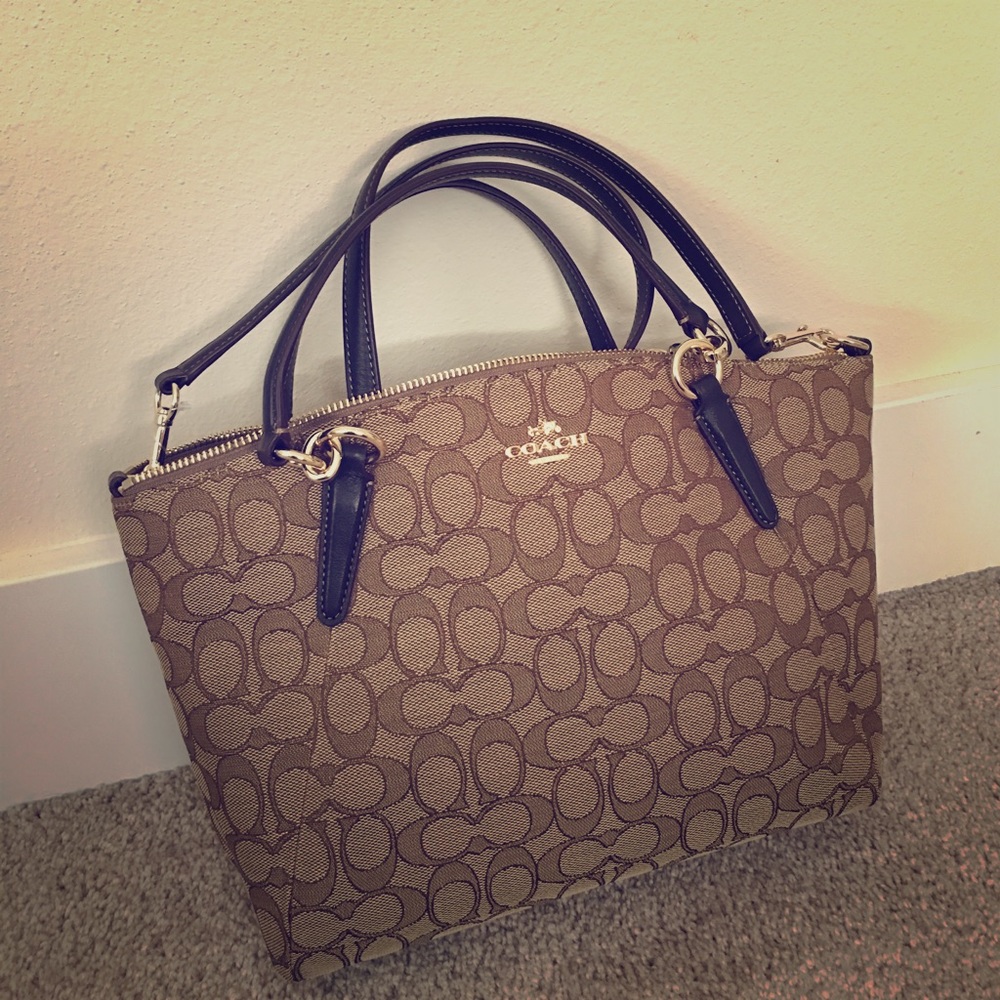🐣 price drop! Coach khaki/brown cross body