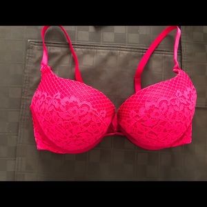 Victoria Secret Bombshell 36C!!!