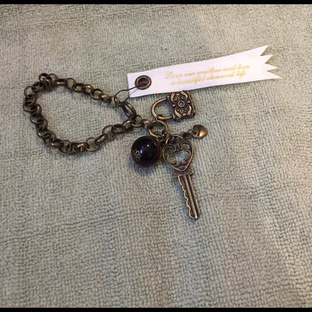Vintage style bracelet