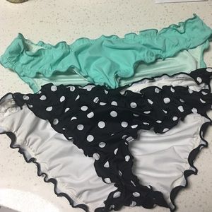 2 VS Ruffle Bikini Bottoms NWOT