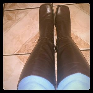 Brown heeled boots size 8.5