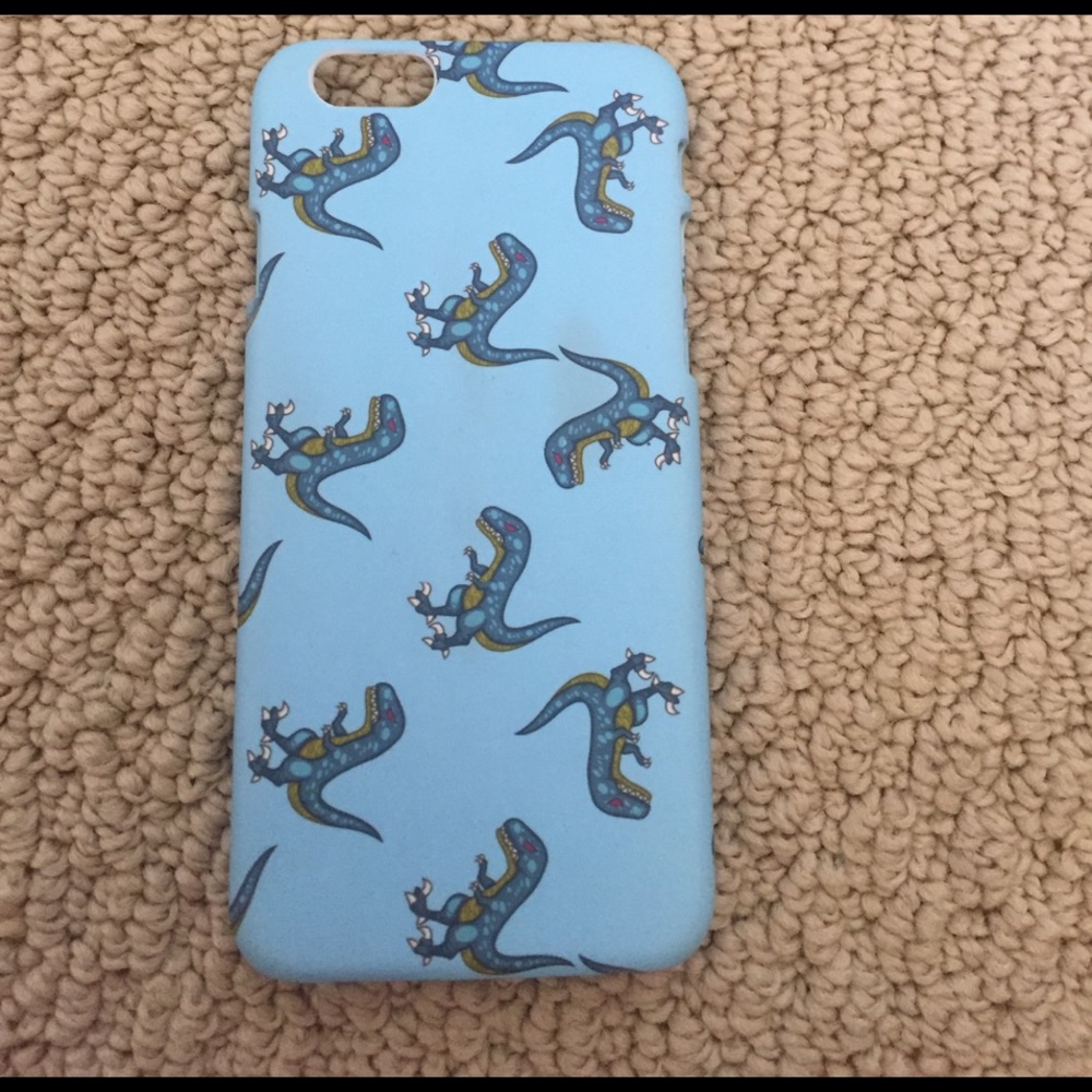 iPhone 6 case with little dinosaurs!