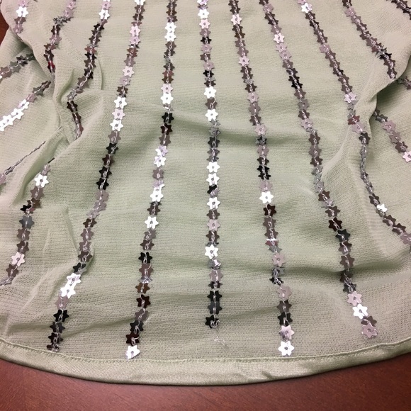 💋The Limited sequins top🥂 - Picture 5 of 7