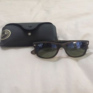 RayBan New Wayfarer sunglasses