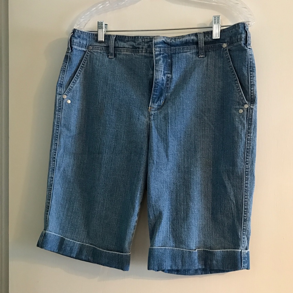 Gloria Vanderbilt denim Bermuda shirts.  Size 12.