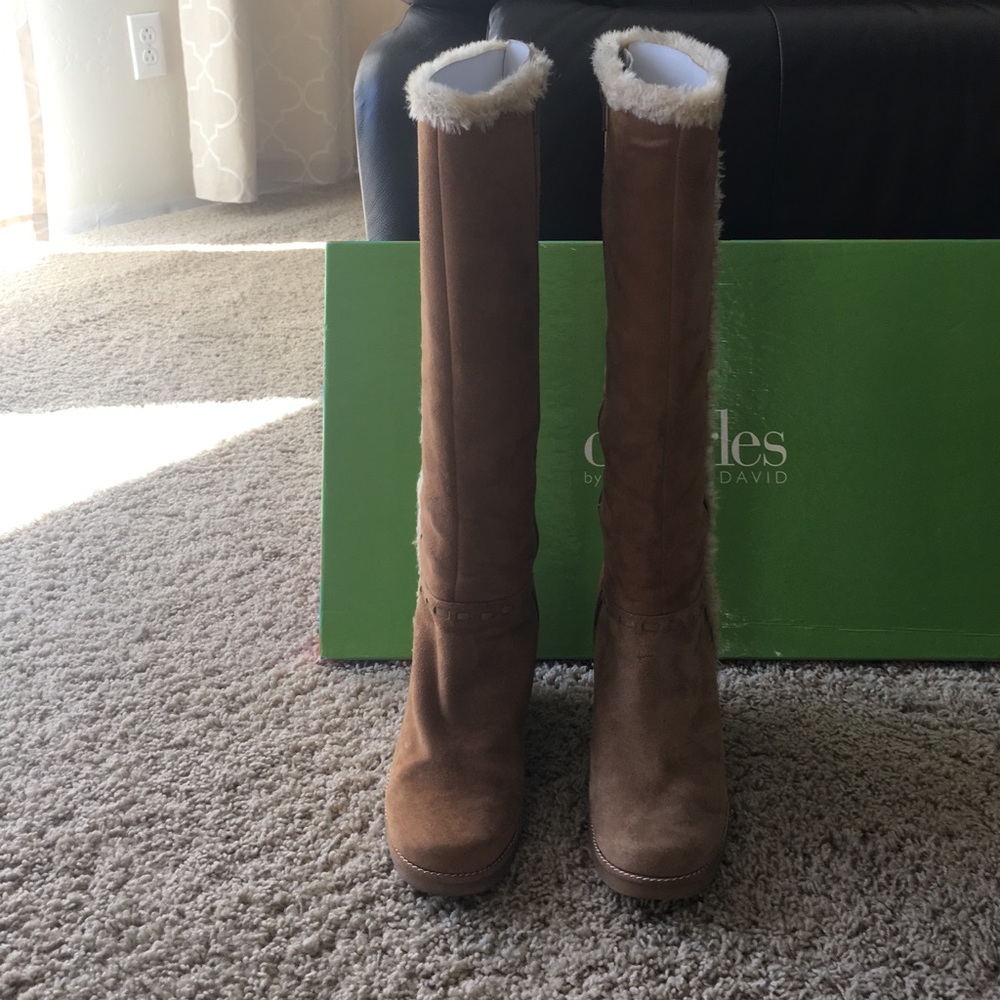 Boots - Picture 3 of 3