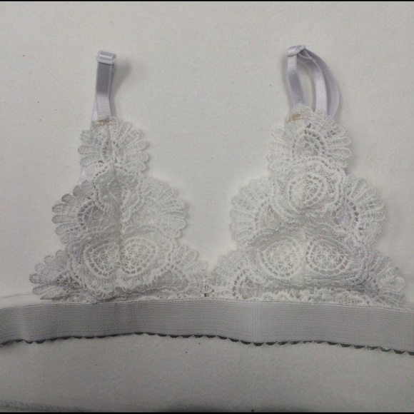 White Crochet Lace Bralette - Picture 2 of 3