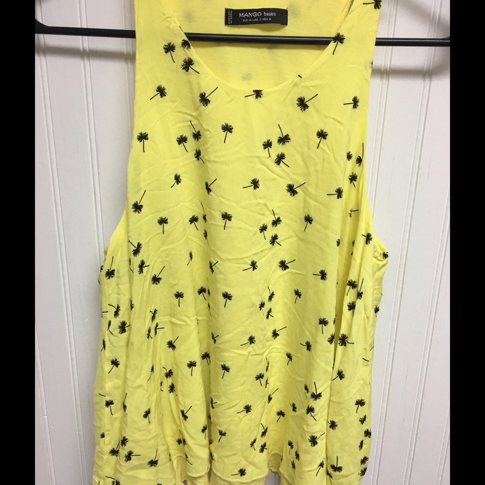 Mango sleeveless top.  Adoreable on.  🌞