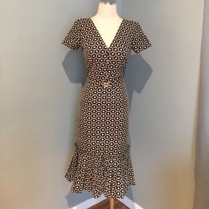 Annelore black with white eyelet v neck dress sz 4