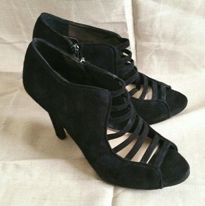 Jessica Simpson black suede sexy strappy heels
