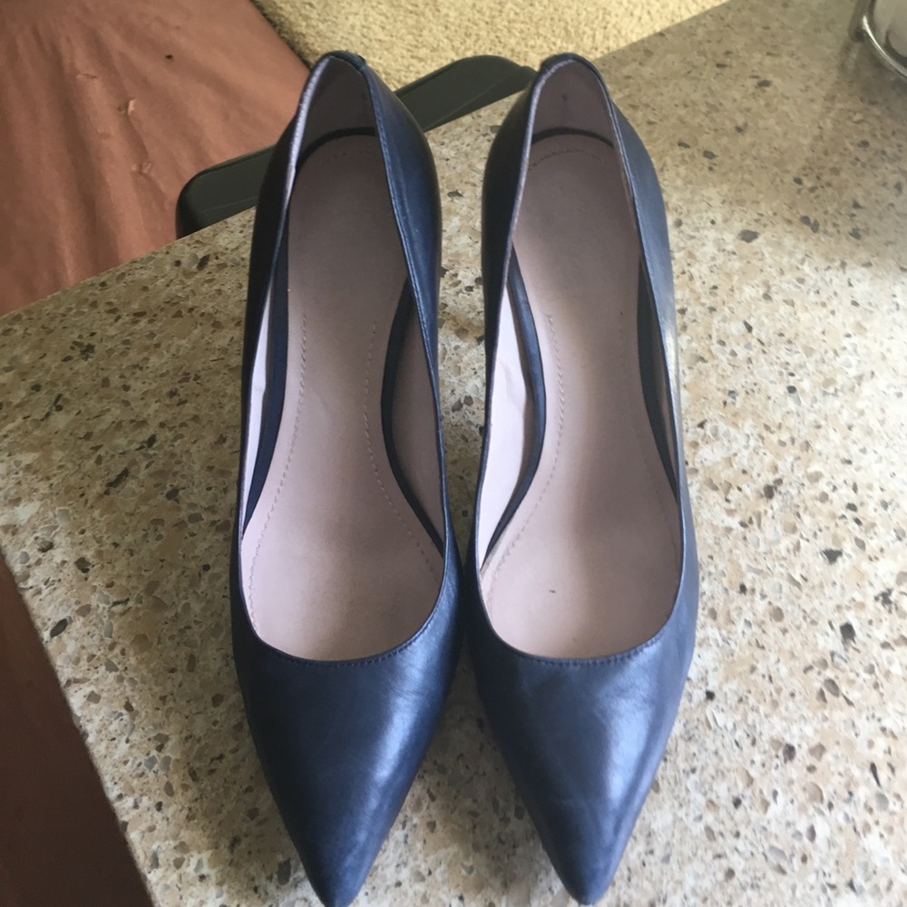 Shoes - Picture 3 of 3