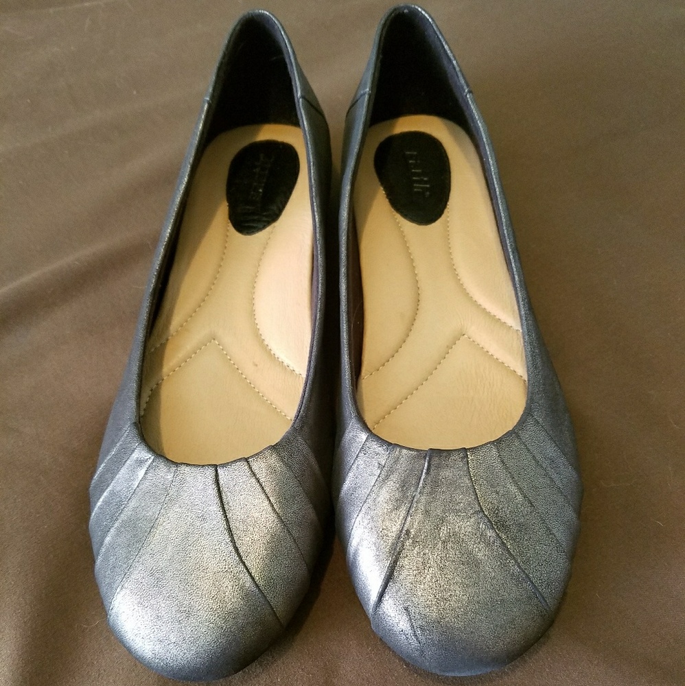 Earth brand Bellwether flats