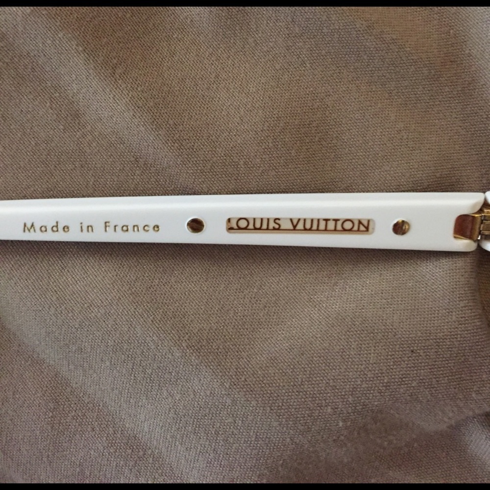 Louis Vuitton white sun glasses - Picture 3 of 3