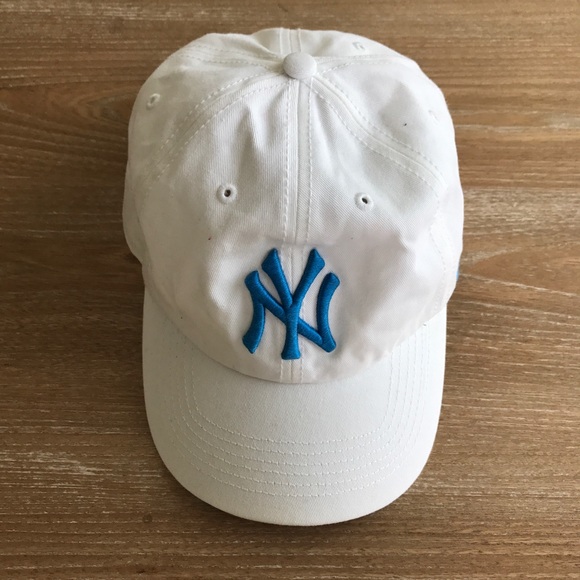 NY Yankees Accessories - NY YANKEES OFFICIAL CAP