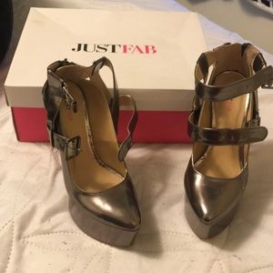 Just Fab bronze heels