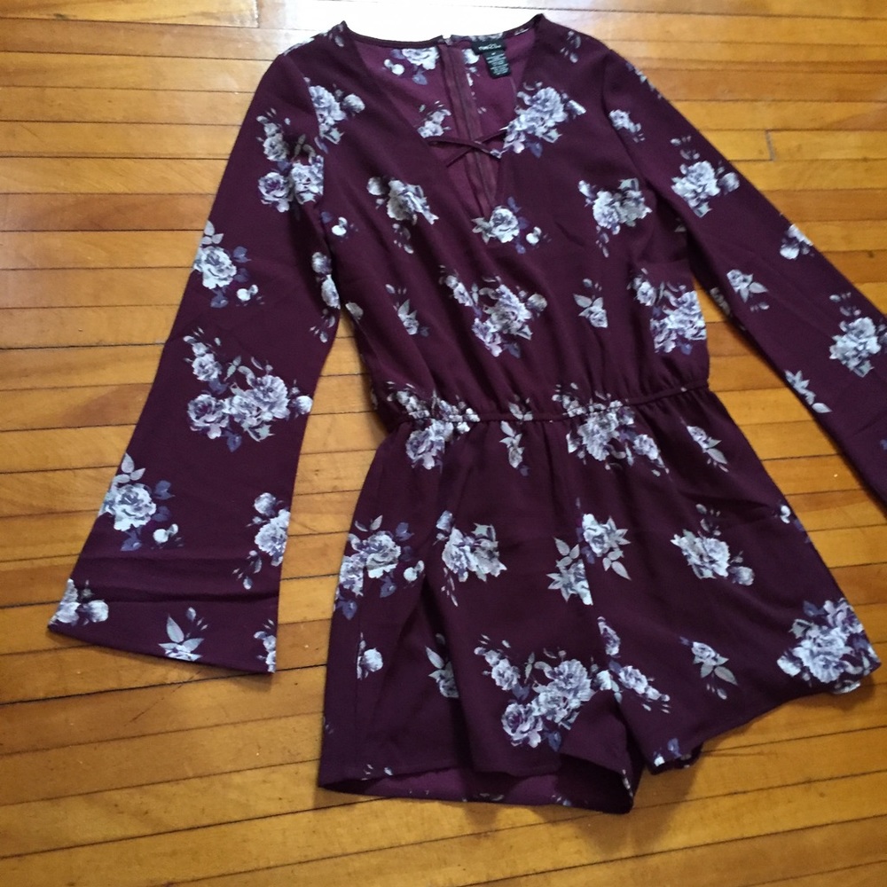 New Flower Romper - Picture 4 of 8