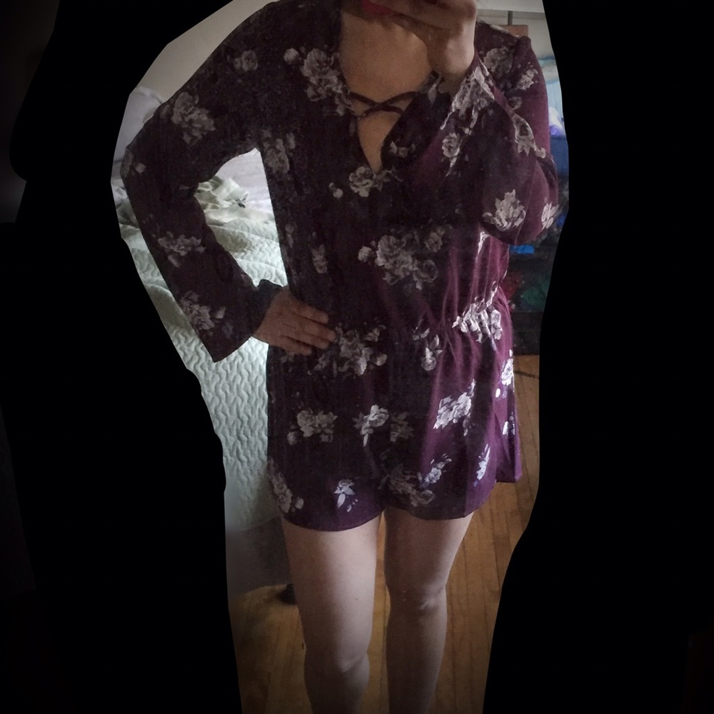 New Flower Romper - Picture 7 of 8