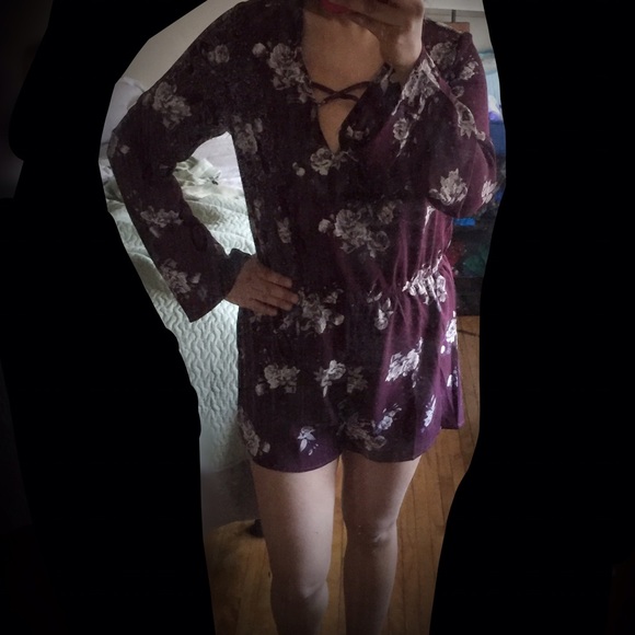 New Flower Romper - Picture 7 of 8