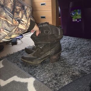 Brown boots