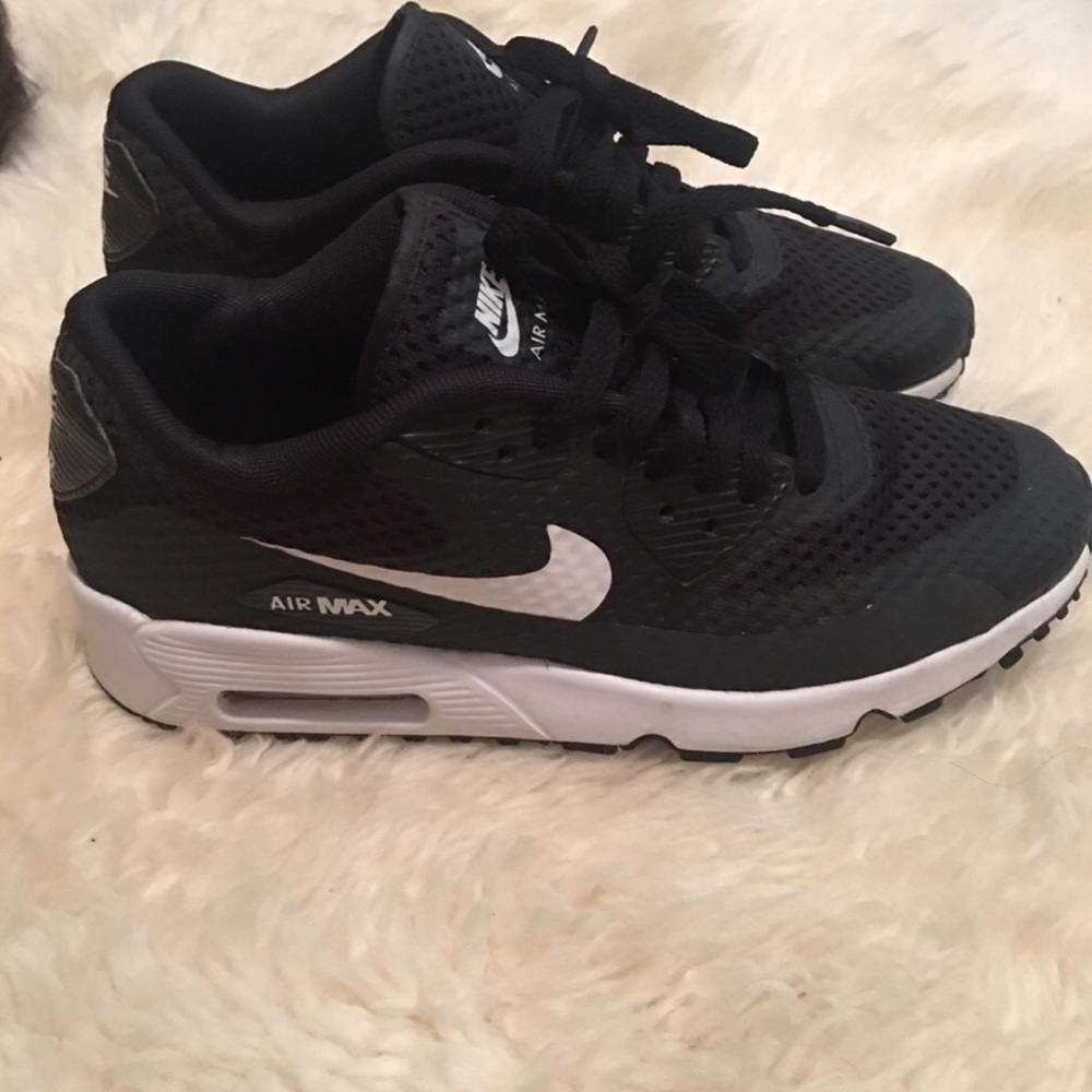 😍Make an OFFER😍Nike Air Max sz 5 youth 7 women's