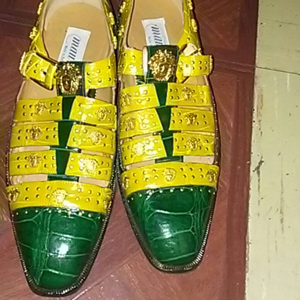 Men mauri shoe with the versace faces