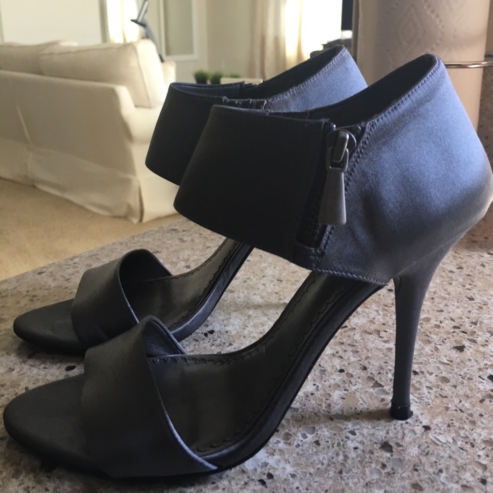 Shoes - Picture 2 of 3