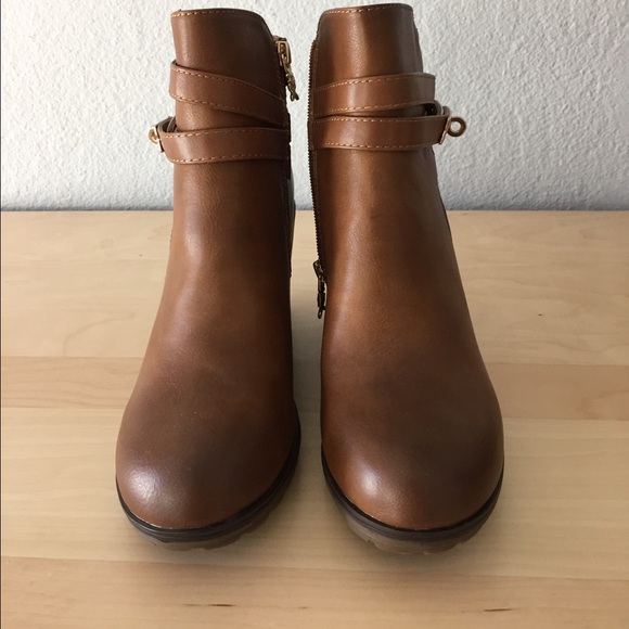 Shoes - Picture 3 of 4