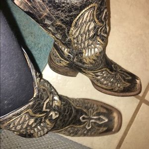 6.5 corral boots. Need to sell