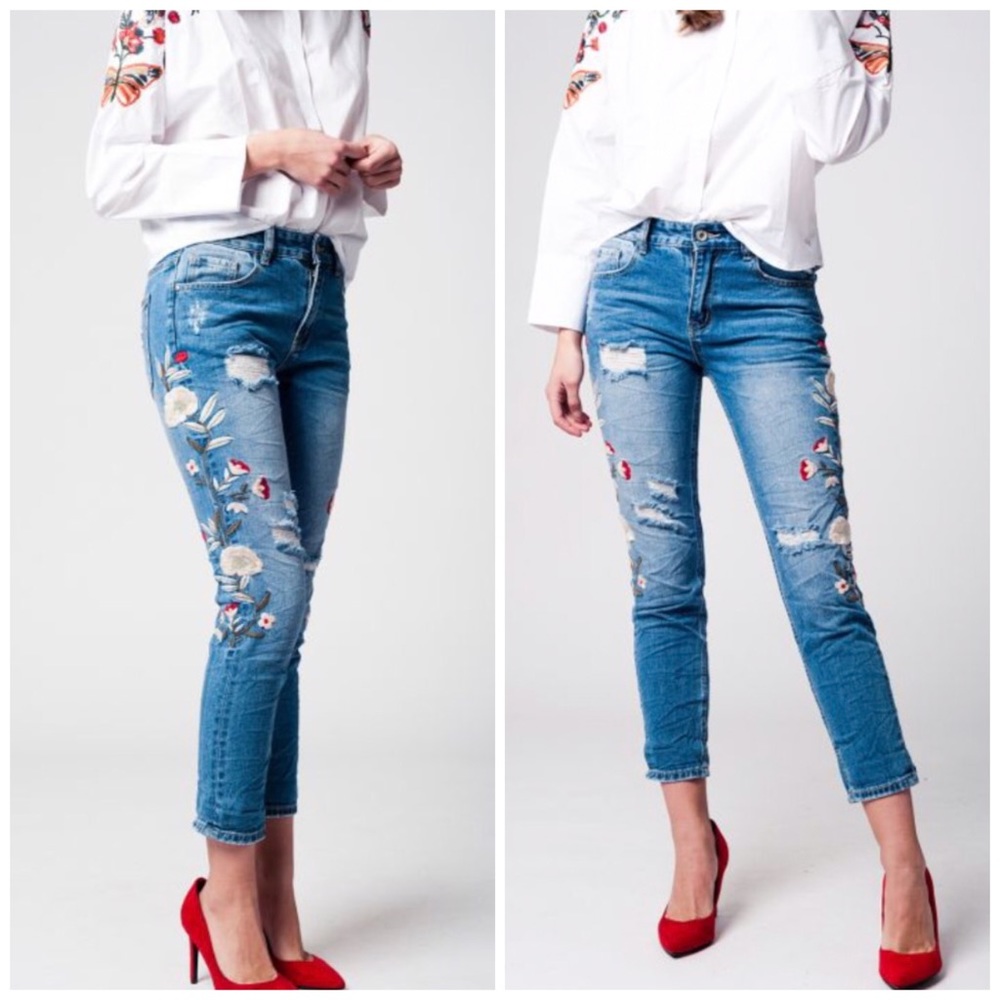LAST PAIR!  🌸DistressedEmbroidered Jeans - Picture 4 of 8