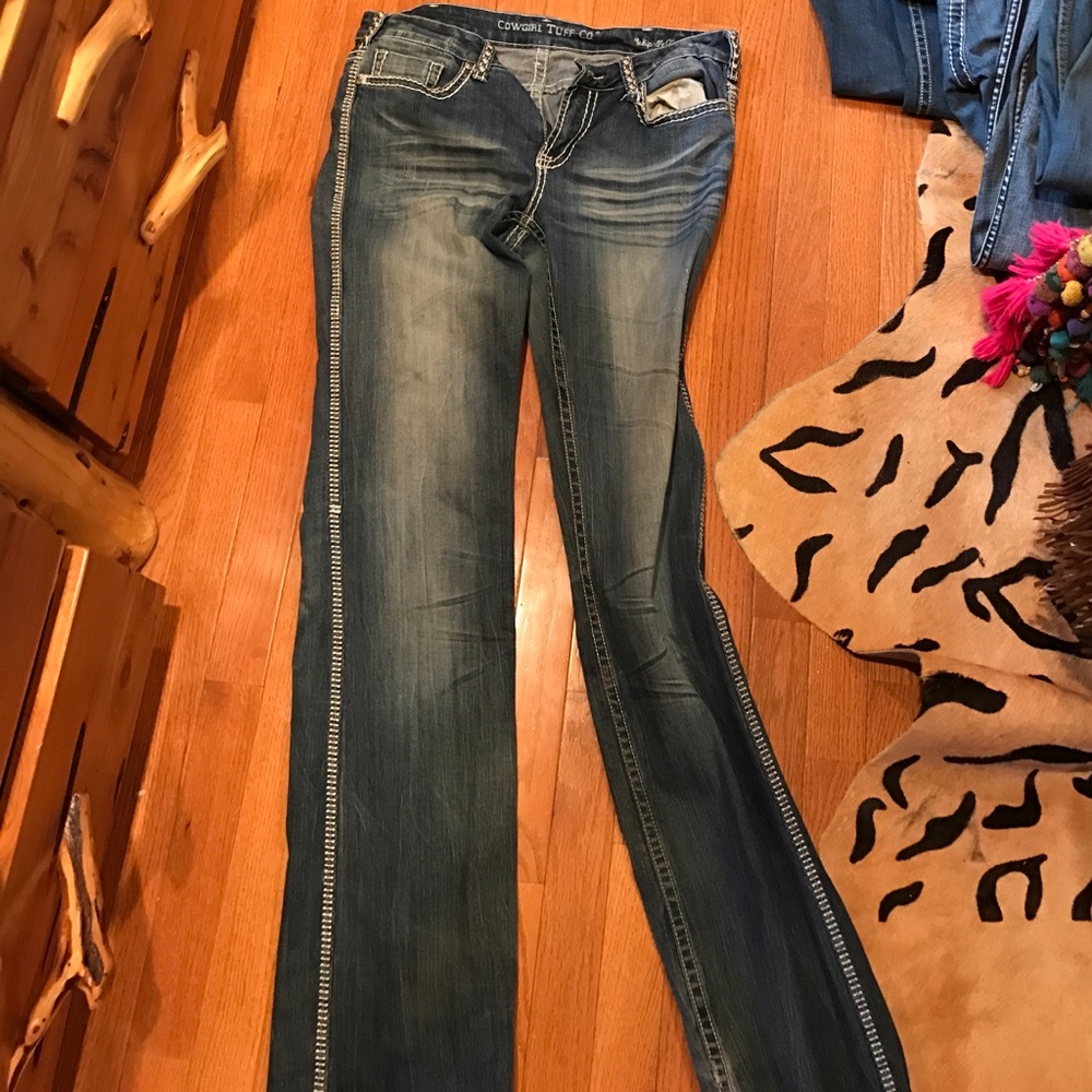 Size 31 cowgirl tuff jeans